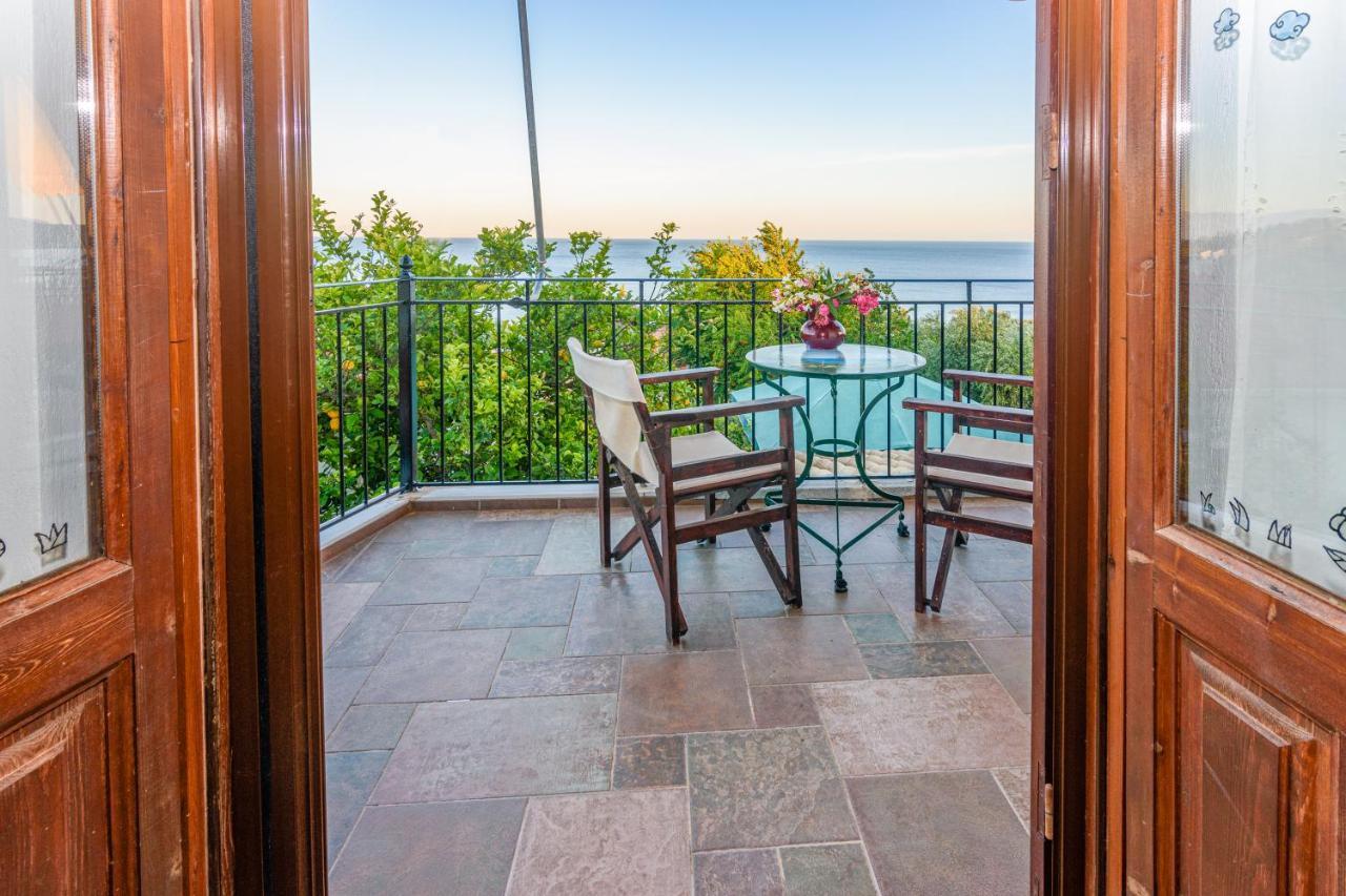 Eros Pittoresque Retreats - Perfect Location, Panoramic Seaview Koroni  Exterior photo
